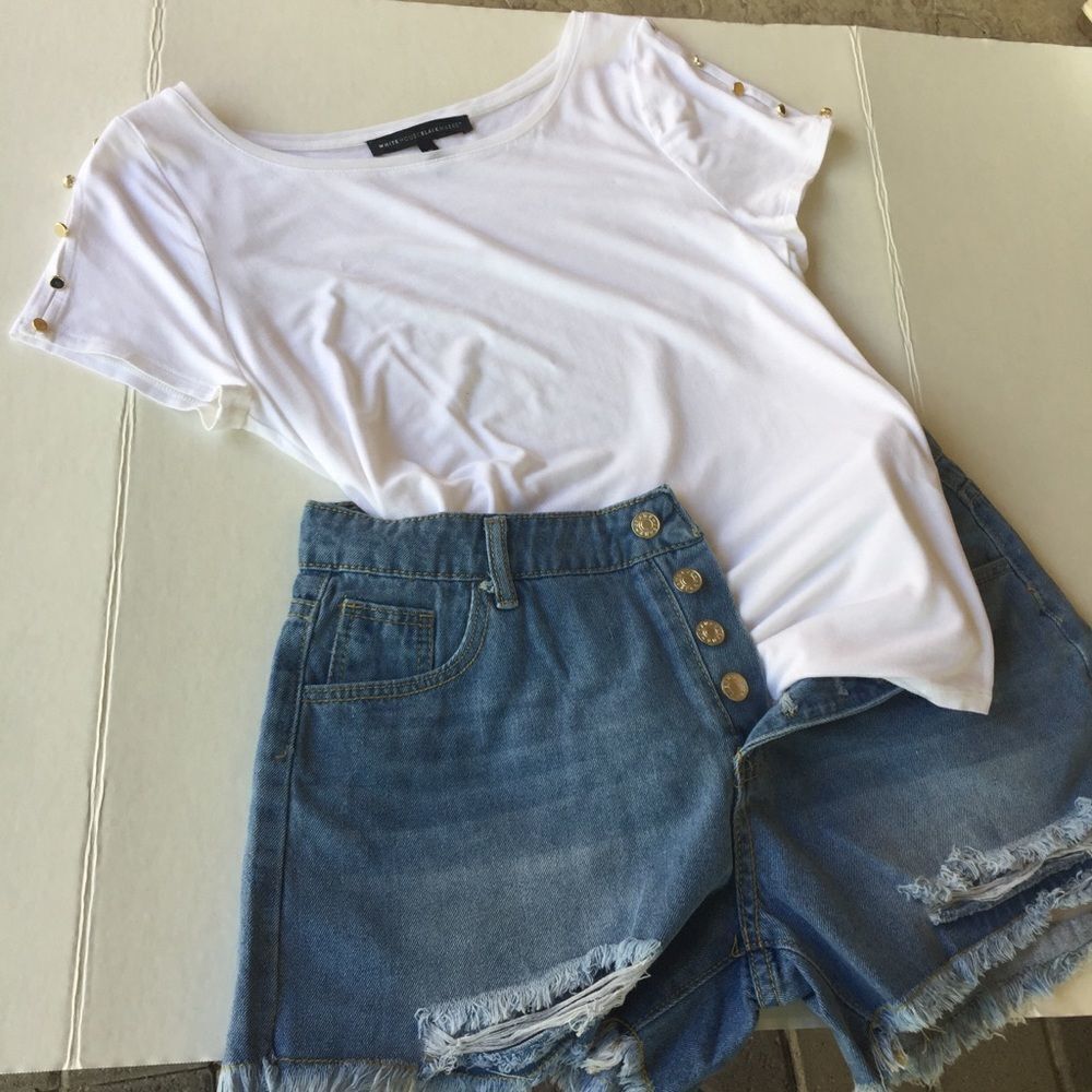 Distress Denim Shorts Women’s Size M - Picture 3 of 5
